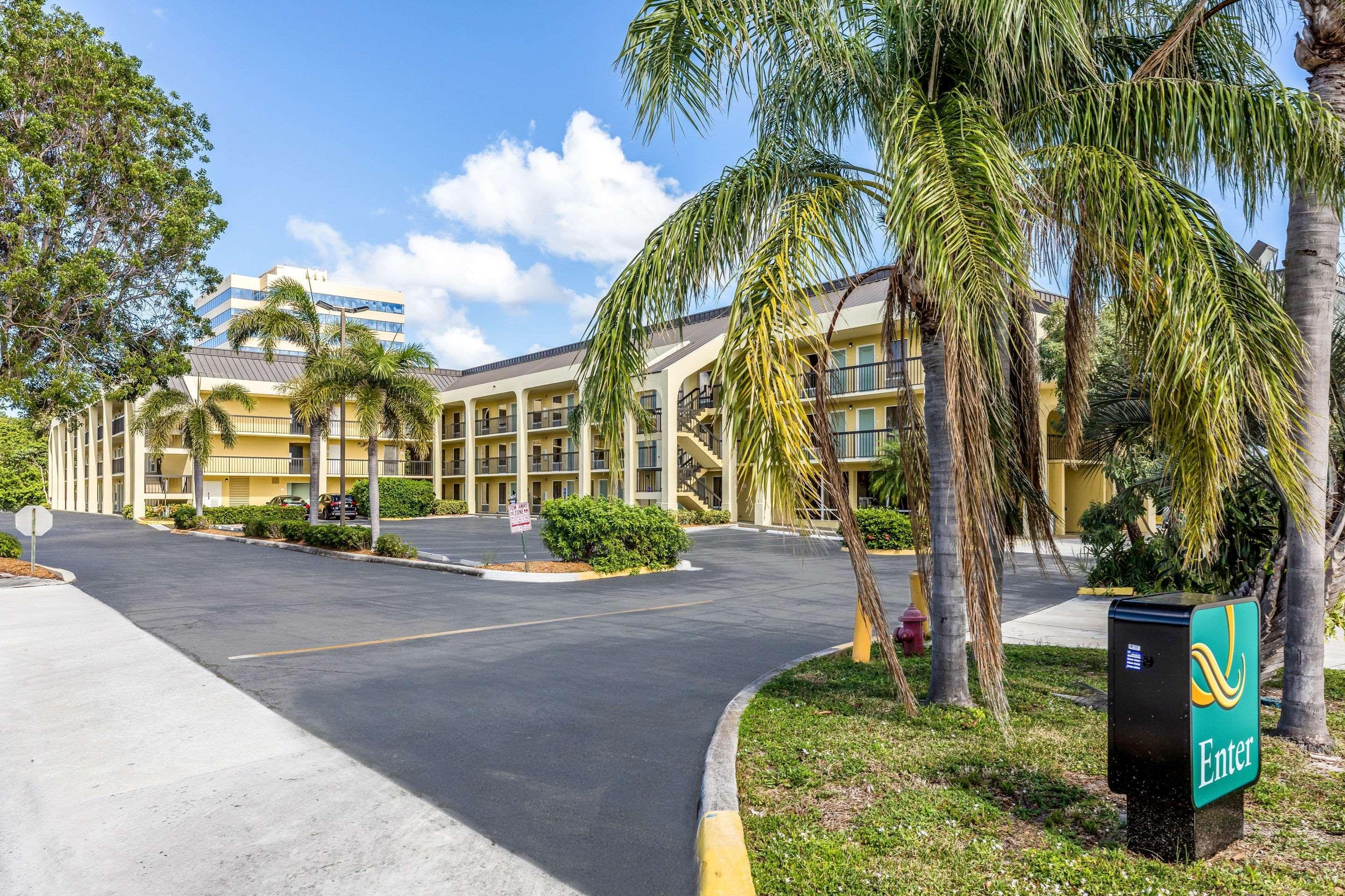 Quality Inn Palm Beach International Airport West Palm Beach Exterior photo